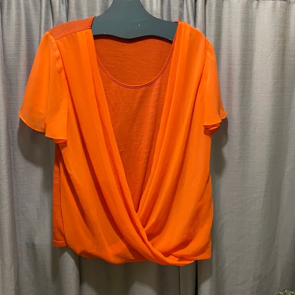 🦋 3 For $15 🦋 Chiffon/Cotton Top - Picture 1 of 3